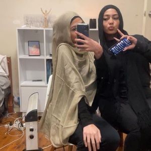 Meet your Posher, Dania